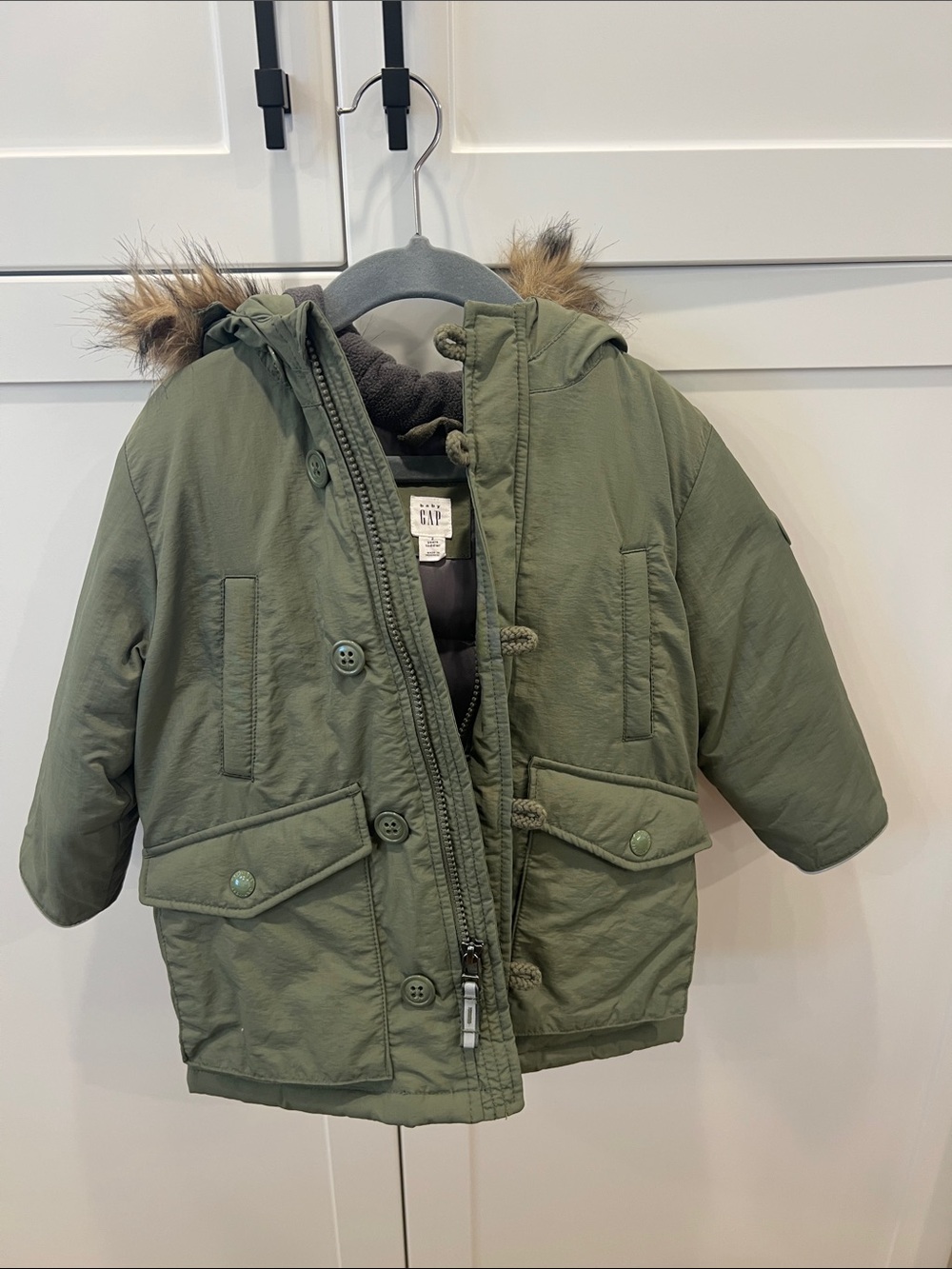 GAP Olive Green Hooded Puffer Jacket with Faux Fur Trim